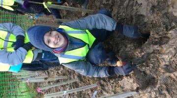 Rhu pupils planting trees